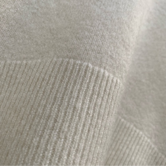 Theory Cashmere Supersoft Sweater - Picture 4 of 7